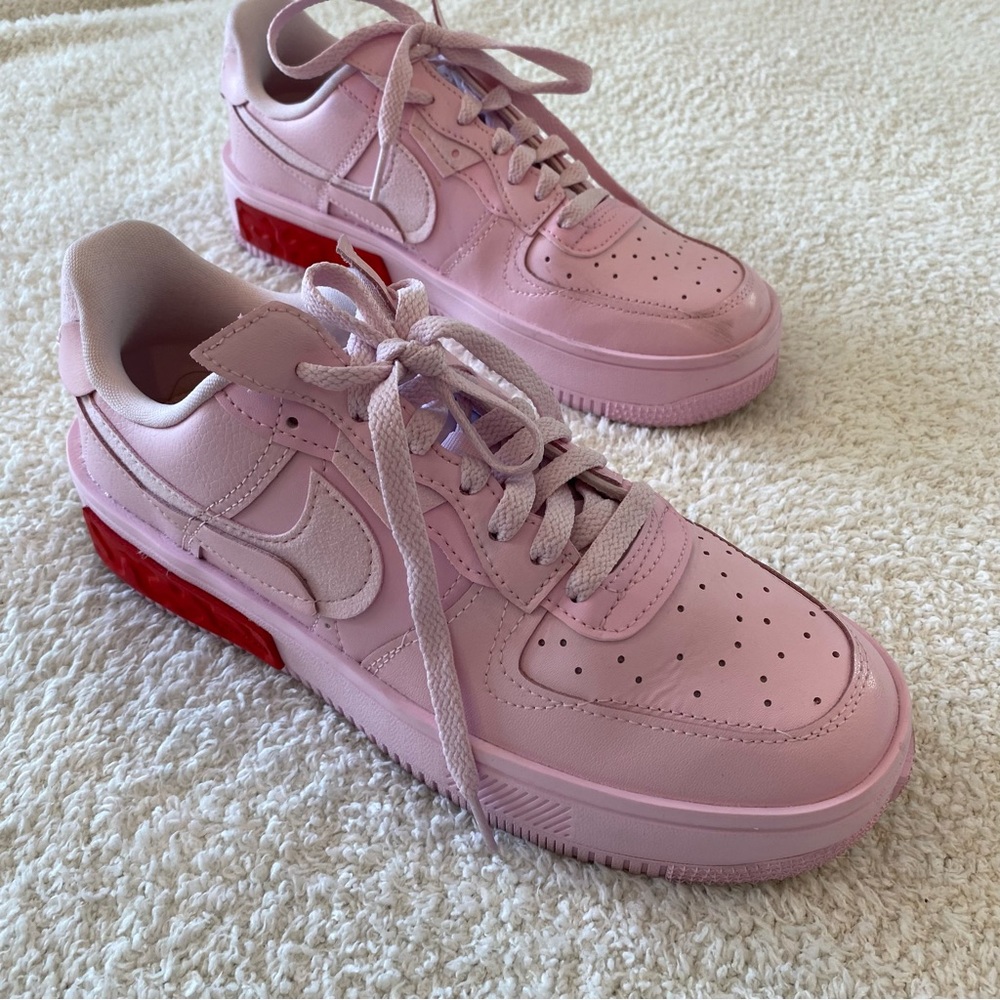Nike Valentine's/Barbie Pink Women's Size 9
